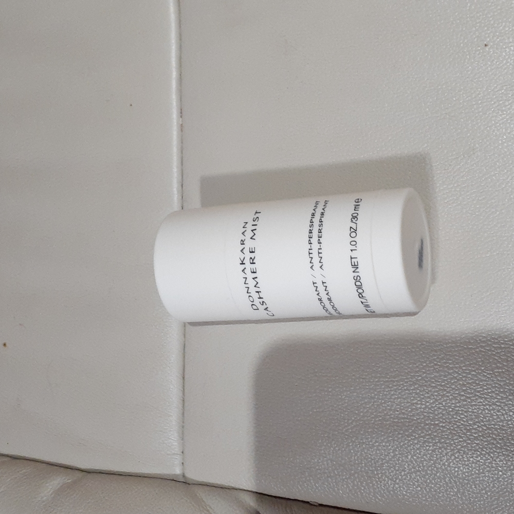 Donna karan cashmere mist deodorant